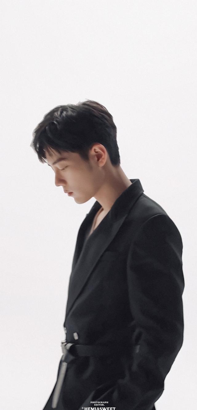 肖战|一场公开活动，肖战再被“吐槽”，简单几个回合就让同行自动沉默