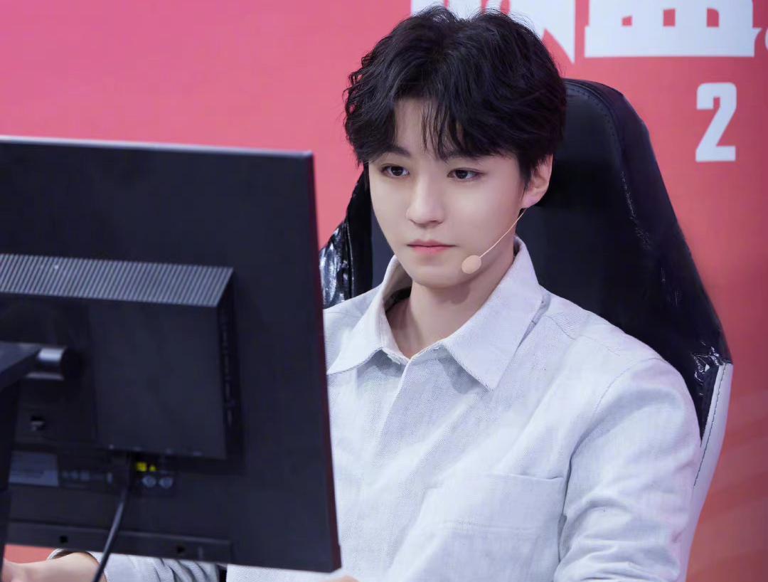 虞书欣|“断桥”票房不如预期赔本,其实还好有王俊凯,要不赔得更加惨