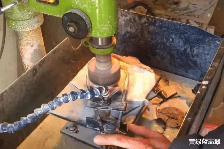 宝贝|4.2公斤的木那料子,品相完整、沙砾紧实,不用多说,做货稳涨的宝贝!