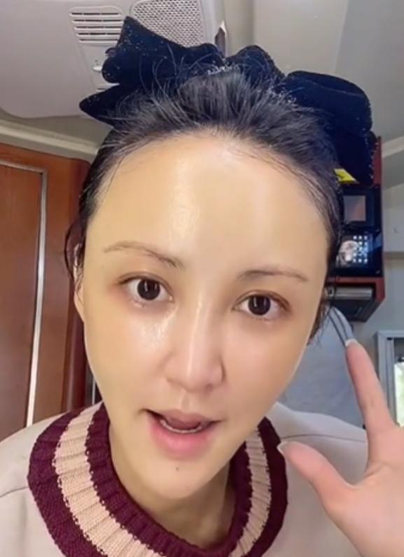 李心艾 5位身形波动的女星：李心艾减肥110斤，张歆艺半个月瘦20斤