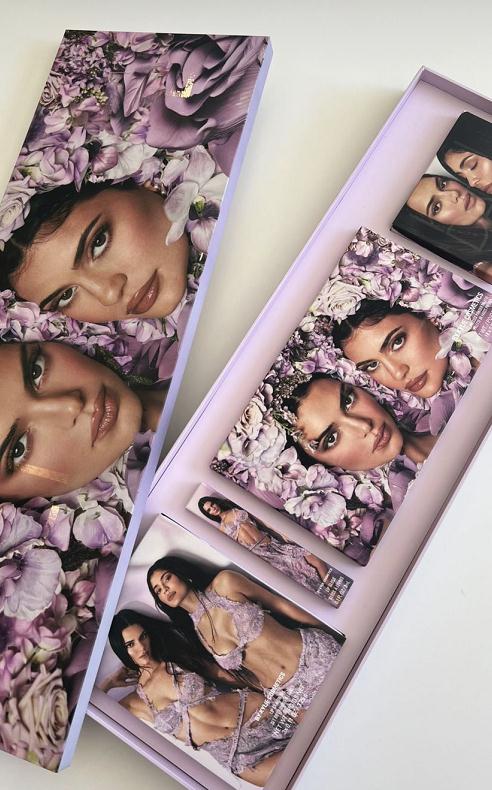 金小妹|24岁凯莉詹娜带娃聚会,穿“拳击服”体型紧致酷飒,产后忙赚钱