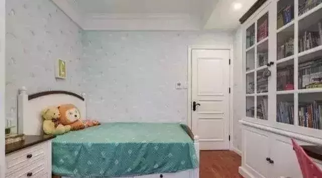 老公坚持在餐厅做电视墙,阳台改为学习区,真是太聪明了,晒晒