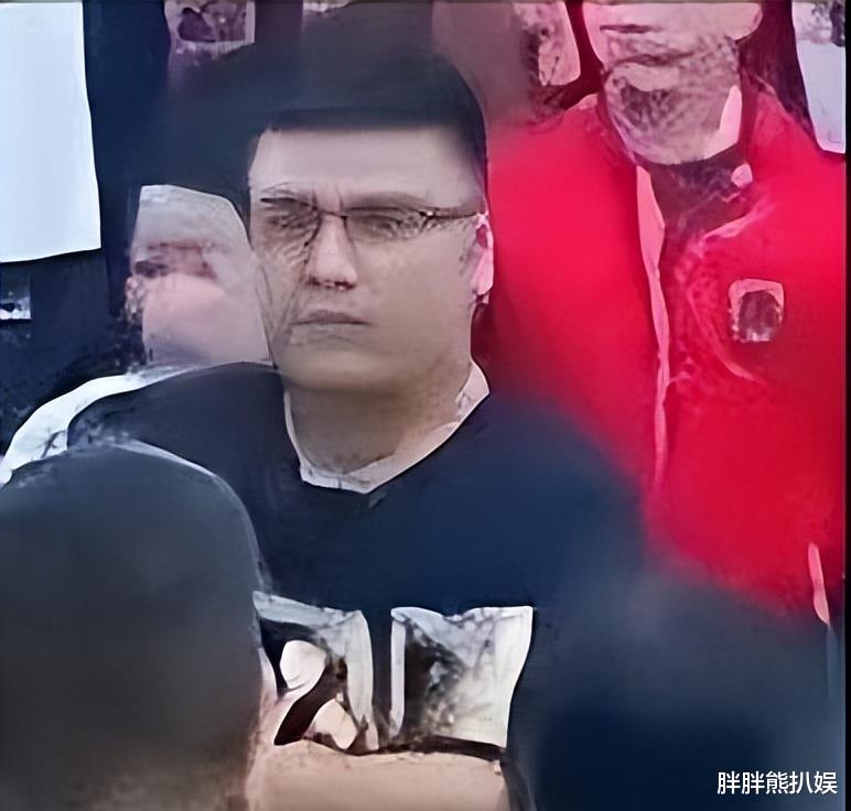 唐山几名男子当街殴打女性!此次判罚将影响唐山的形象