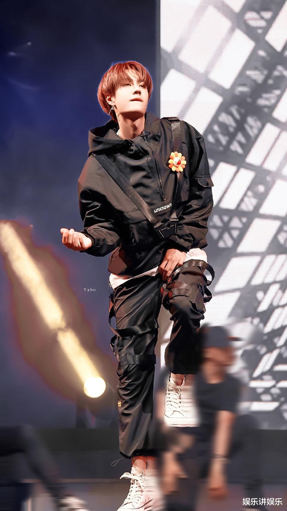 王一博|王一博新代言海报太酷了，未曾官宣粉丝绘图却已出炉，反差萌巨大！