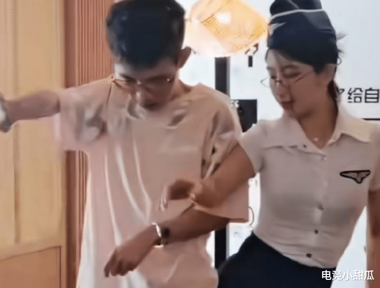张嘉文接受美女采访,大方承认自己最爱空姐,始终忘不了初恋