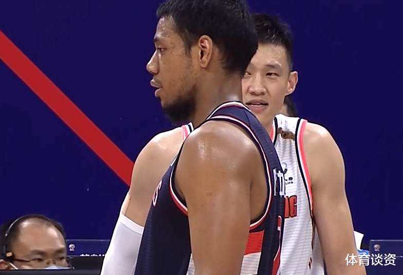 广东男篮|47+14+5！广东双外援真香，FMVP霸气2+1赢球，杜锋超小阵容立功