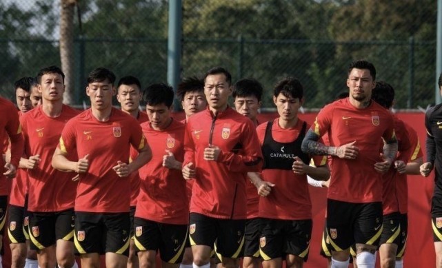 国足|火力全开！国足5-0胜中超殿军，吴曦等5人破门，战沙特343首发阵浮现