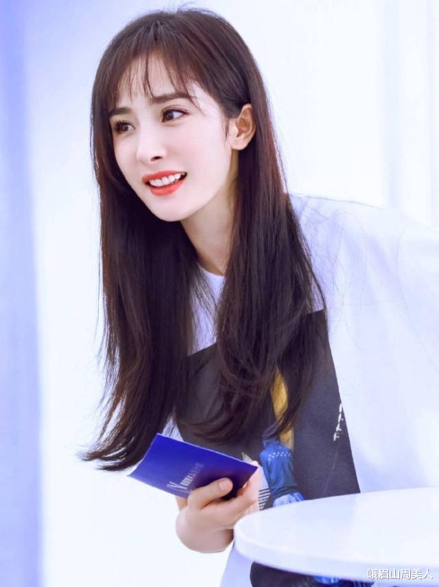 卷发 ?你适合“直发”还是“卷发”？看这三点就知道了！选不对老10岁