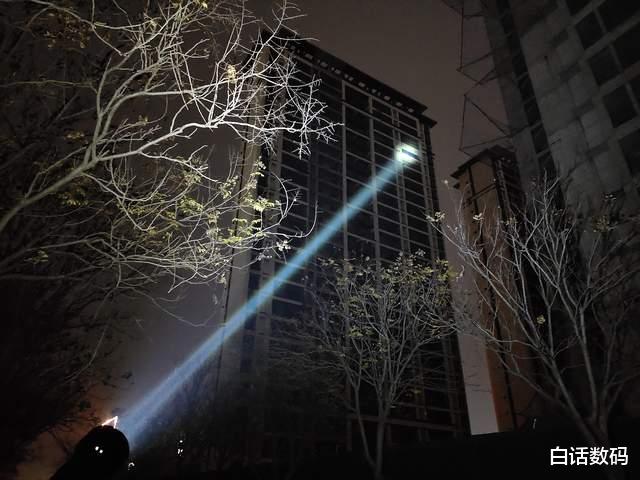 电池|远泛兼顾，既可把玩也具实用！迈特明酷FW3白激光+泛光手电体验