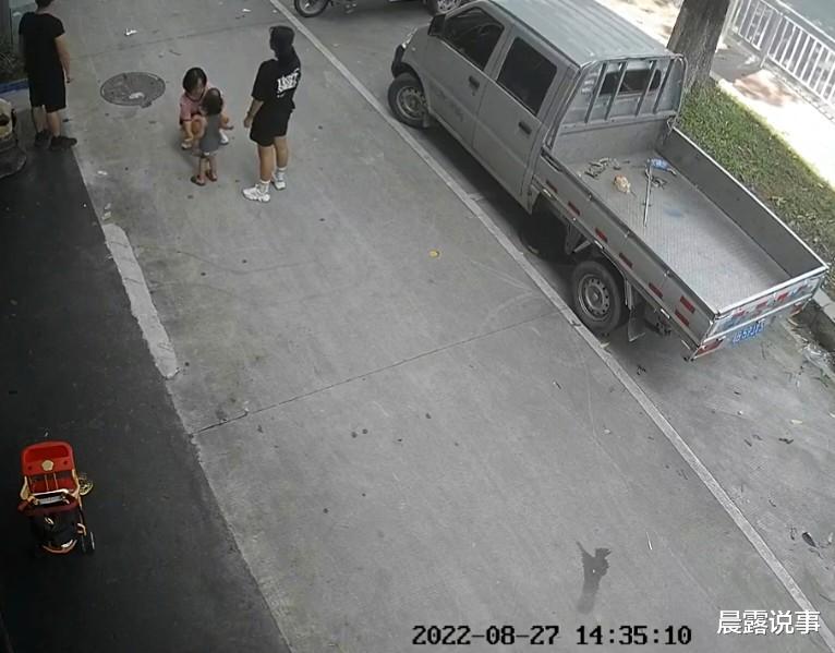东莞:被大人推倒的小孩不值得同情,事发时家人就在旁边!
