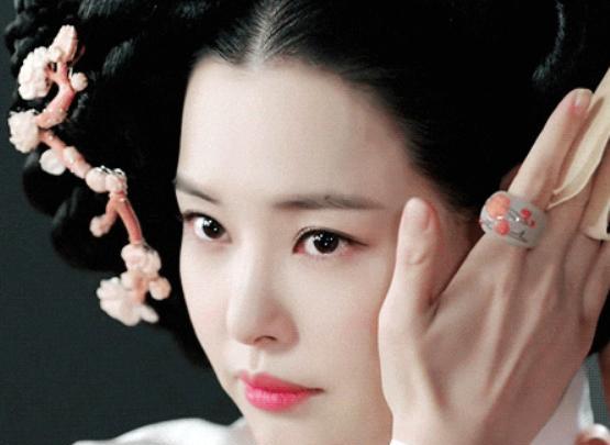 雨伞|《雨伞》老三上来就让初月当妾!凭借妓生身份上位的只有张绿水