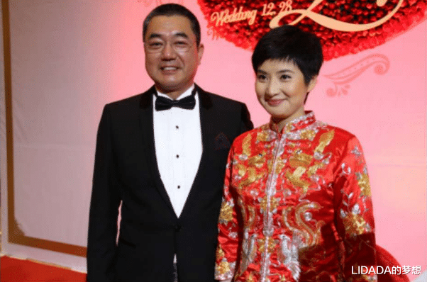 董勇|他是观众最喜欢的老戏骨，46岁与郑佳艳组建了幸福的三口之家