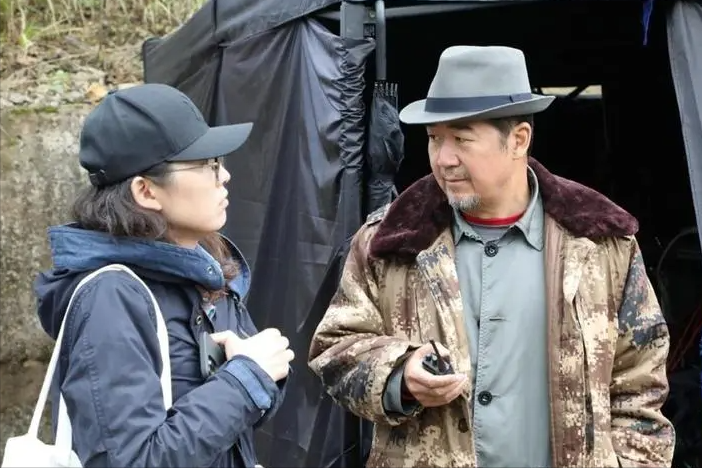 栾云平|老戏骨张国立与邓婕恩爱33年,现身聚会,为了德云社栾云平庆生