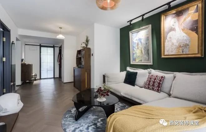 95㎡复古两室,大白墙照样美