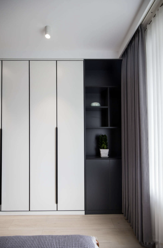 房子越小越不能乱装，学她把空间利用到极致，进屋才知：反差太大