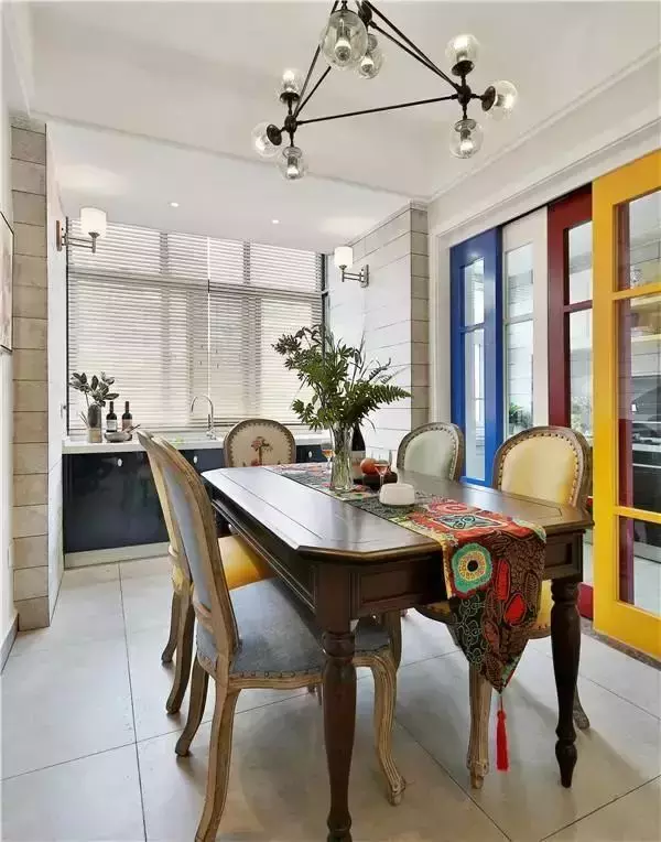 新房交给老公装,厨房隔断美翻天,可次卧墙壁太奇葩,大家来评价