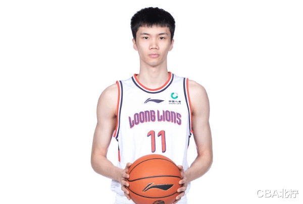 北京男篮|CBA三消息：北京小将确定回归，赵岩昊伤停半月，上海还有双顶薪