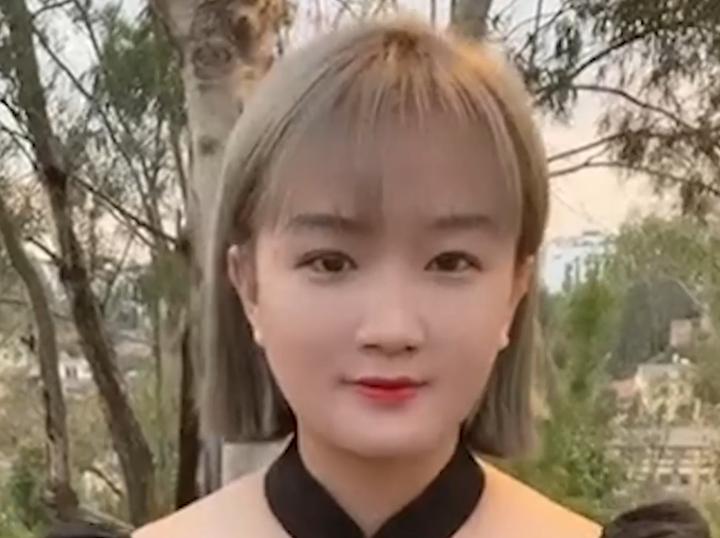 淋可可:靠悲惨身世走红,却为亲妈与妹妹反目成仇,网友:剧本!