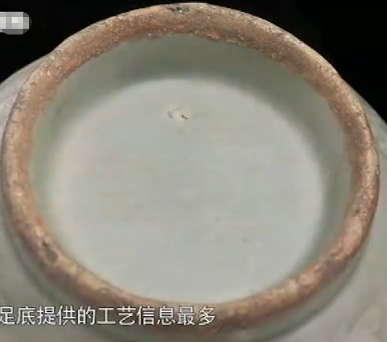 ?两万元买一青釉尊,朋友说是假的,男子退货时遭店主刁难