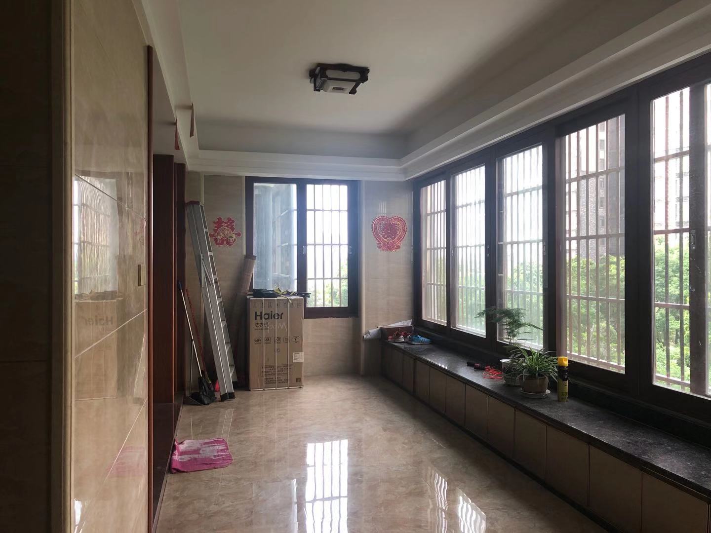 中式风的200平米大户型,装修费花了30万,朋友吐槽说不值得