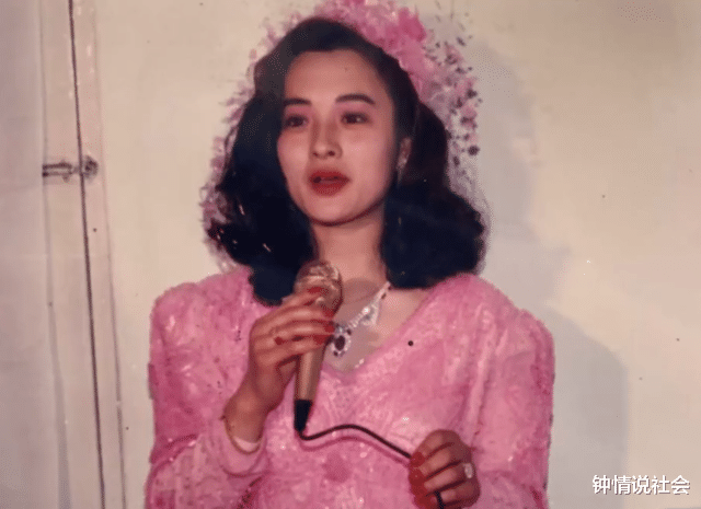 结婚照|上海一女子晒出妈妈20多年前结婚照，颜值爆表，如今模样更惊叹！