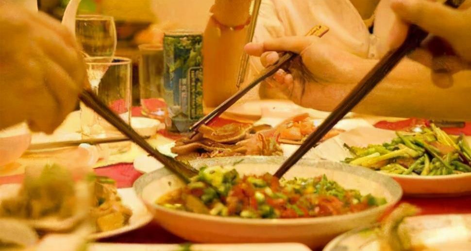 饭局上,即使你不会喝酒,不懂应酬,也要请这三种人吃饭,错不了