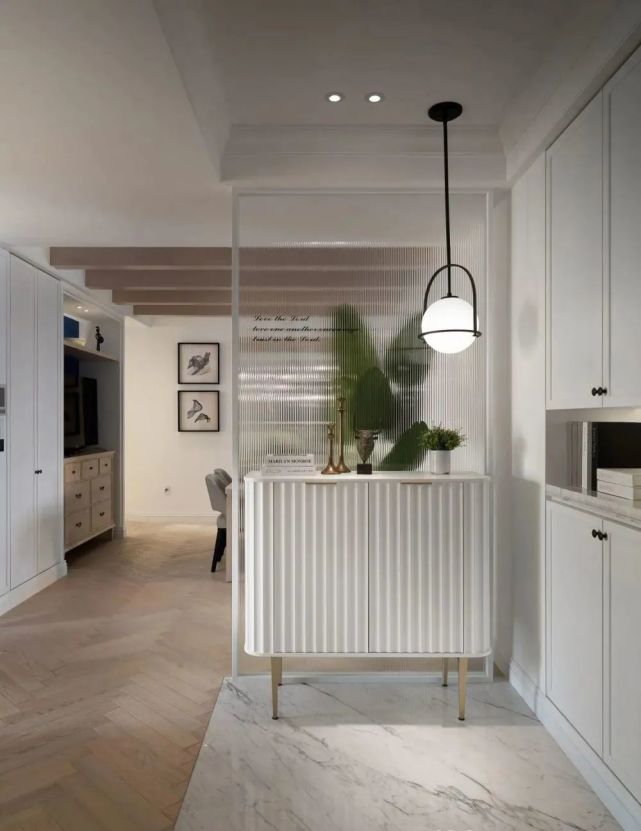 入户玄关这样设计,朋友被这1㎡惊艳到了,要跟着装