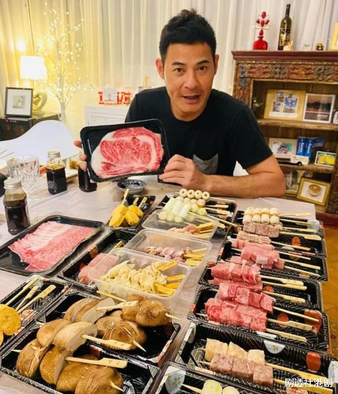 黄智贤|恩爱!TVB知名男星与太太结婚18年共识不生育,钟情把狗当孩子养