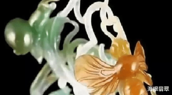 翡翠|世界之大无奇不有，专家鉴定为真品的翡翠估价在200万，姑娘却面露难看？