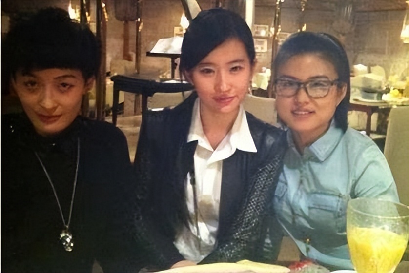 刘亦菲|“星途坎坷”刘亦菲：被黄晓明舍命相救