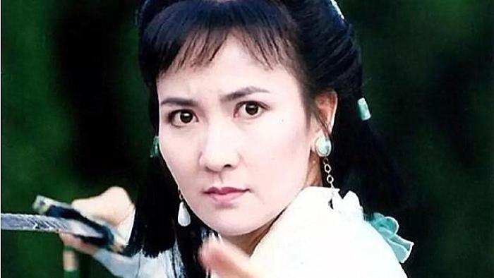 新白娘子传奇|新白娘子传奇：若不抱住小白的大腿，小青的下场会跟胡媚娘差不多