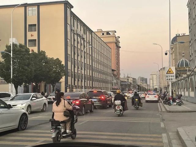 高瓴资本|?网络主播扎堆胡鑫宇案事发地，“流量蝗虫”泛滥背后的生意经！