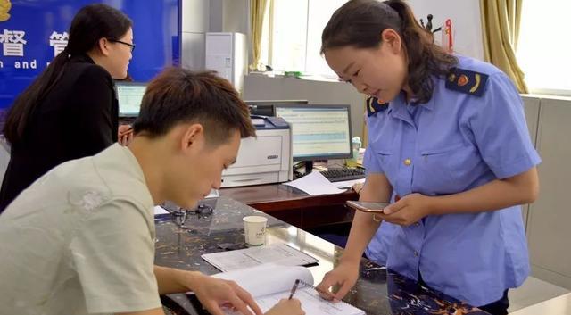 |“理想型男友”职业排行榜，公务员下滑第五，榜首职业很高大上