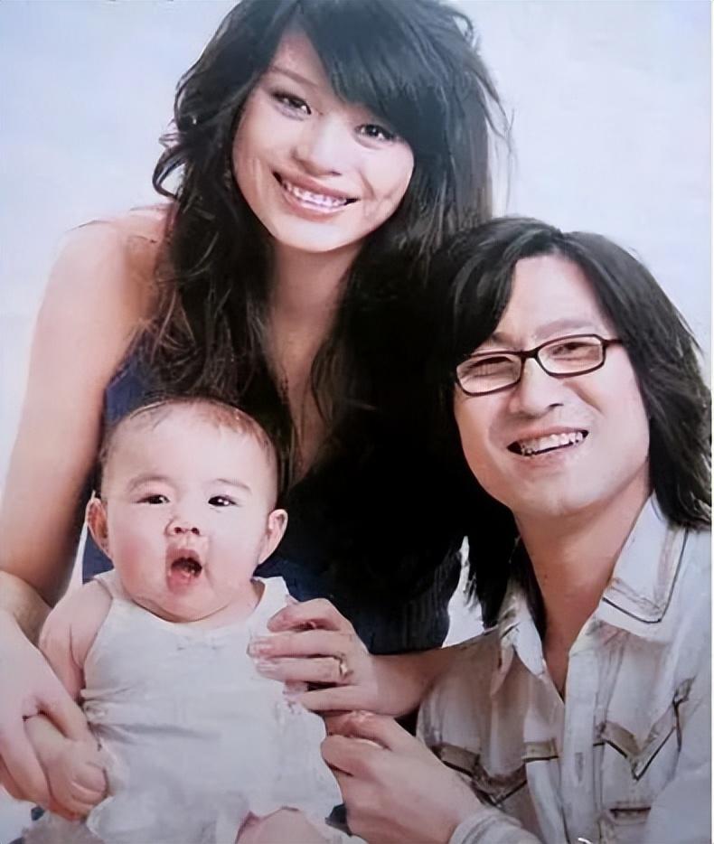 汪峰|马中赤兔，人中汪峰，51岁“被逼带货”14小时，家里的女人太费钱