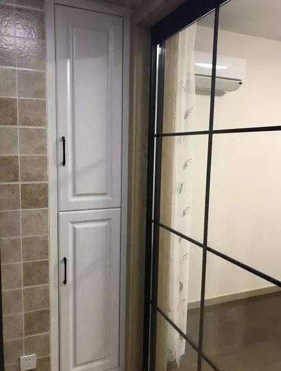 老公坚持卧室阳台打“侧柜”,面积大了10平方,邻居看了直眼红