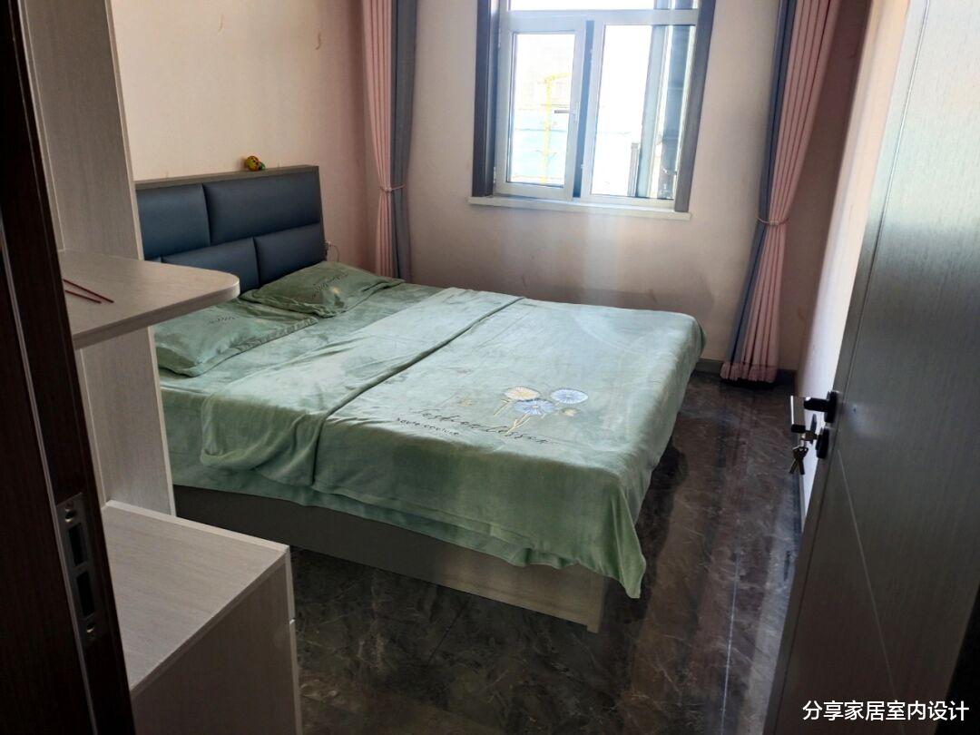 辛苦三个月的新房,一进屋就很喜欢,电视墙贴艺术瓷砖特别大气!