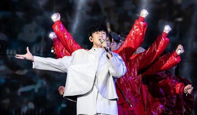 演唱会|周杰伦巡回演唱会开始彩排,已经暂定四个城市,下个月正式开唱