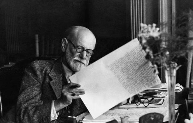 贾平凹|贾平凹：越是外表光鲜的女人，越邋遢，背地里越见不得人