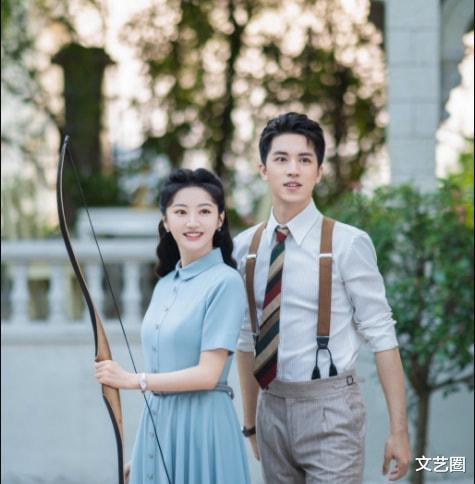 景甜|景甜新剧造型惊艳，小腿形状怪异，疑似扛不住冷天气在裙里穿秋裤