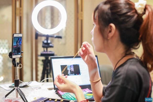 南京工程学院|两大行业出现“招工难”,月薪2万,90后不愿干,70后成中坚力量