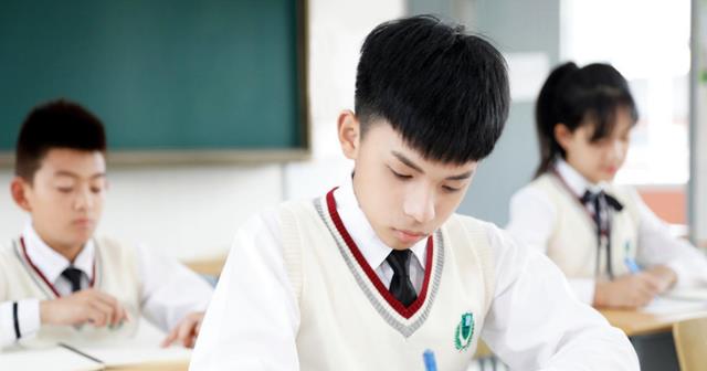 武汉大学|好成绩是靠努力还是智商？心理学家说出真相，高中生可别放弃