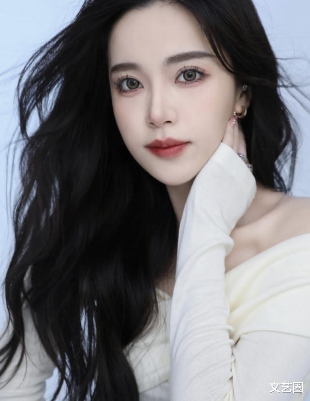 春晚|迅猛龙生图翻车,见过真人的网友透露,她绝对没整容,颜值一般,身高一米六