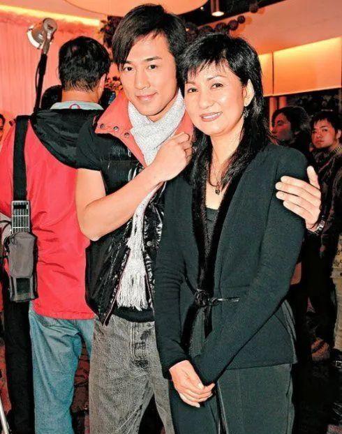 TVB|江美仪获奖感言,以为不是“亲生女”不能拿奖,觉得自己很争气