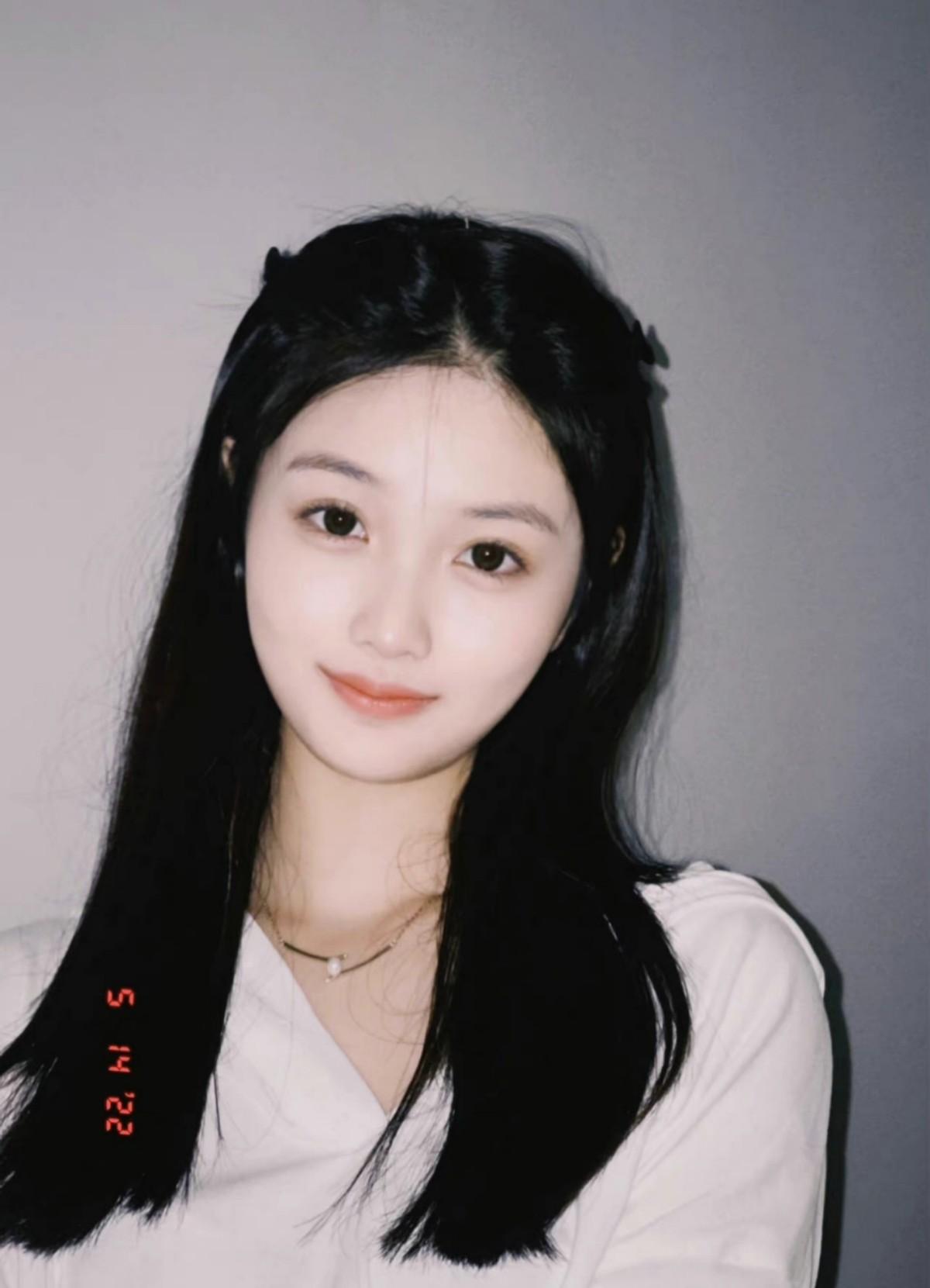 张嘉倪|张嘉倪婚变事件后续!女学生邵晴开法拉利回应,否认自己是小三