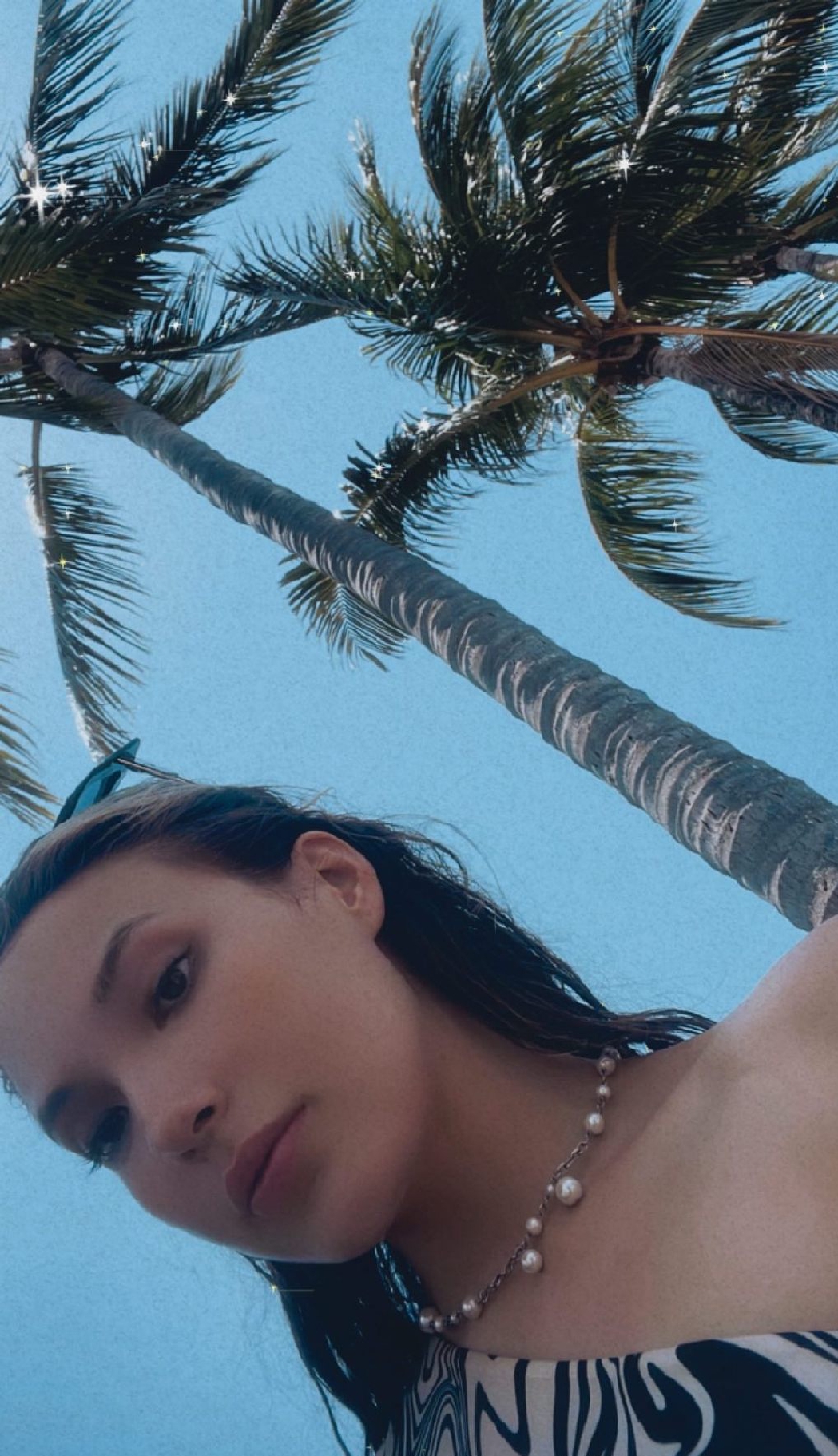 谷爱凌|谷爱凌回美国后玩嗨了！穿单肩泳衣骑水上摩托太狂野，网友：刺激