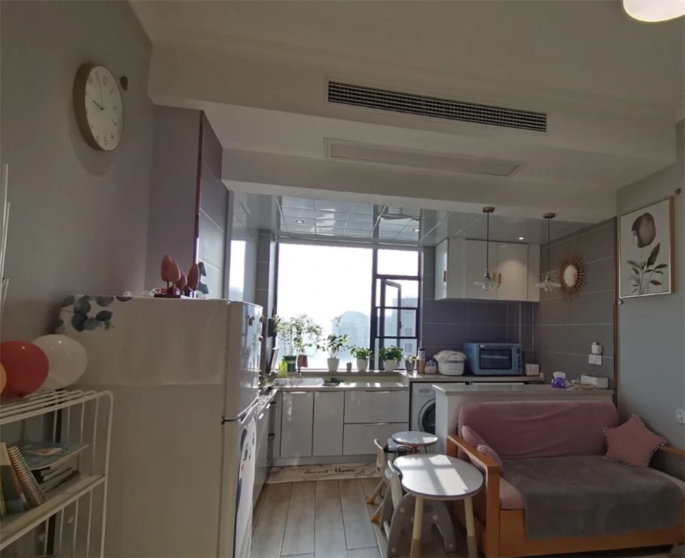 她晒出30㎡小蜗居,利用层高优势做隔层卧室,一个人住真的太爽