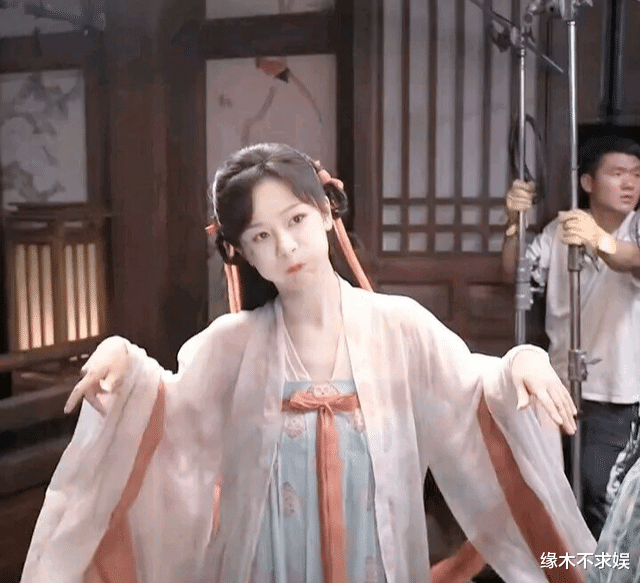 杨紫|《长相思》定妆照流出，杨紫造型引争议，真有那么差吗？