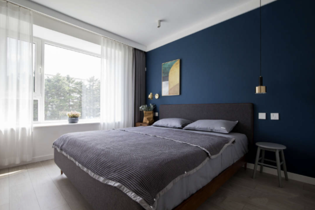 房子越小越不能乱装，学她把空间利用到极致，进屋才知：反差太大