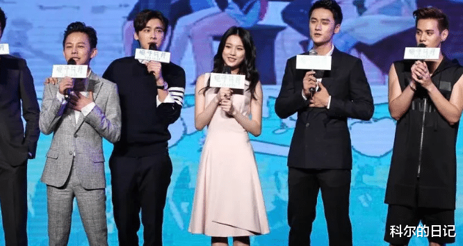 李易峰|李易峰下线了,我觉得有4位男明星最尴尬!