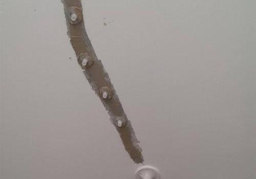 墙体有裂缝，别盲目修复，看看这4种情况，对应处理会更好